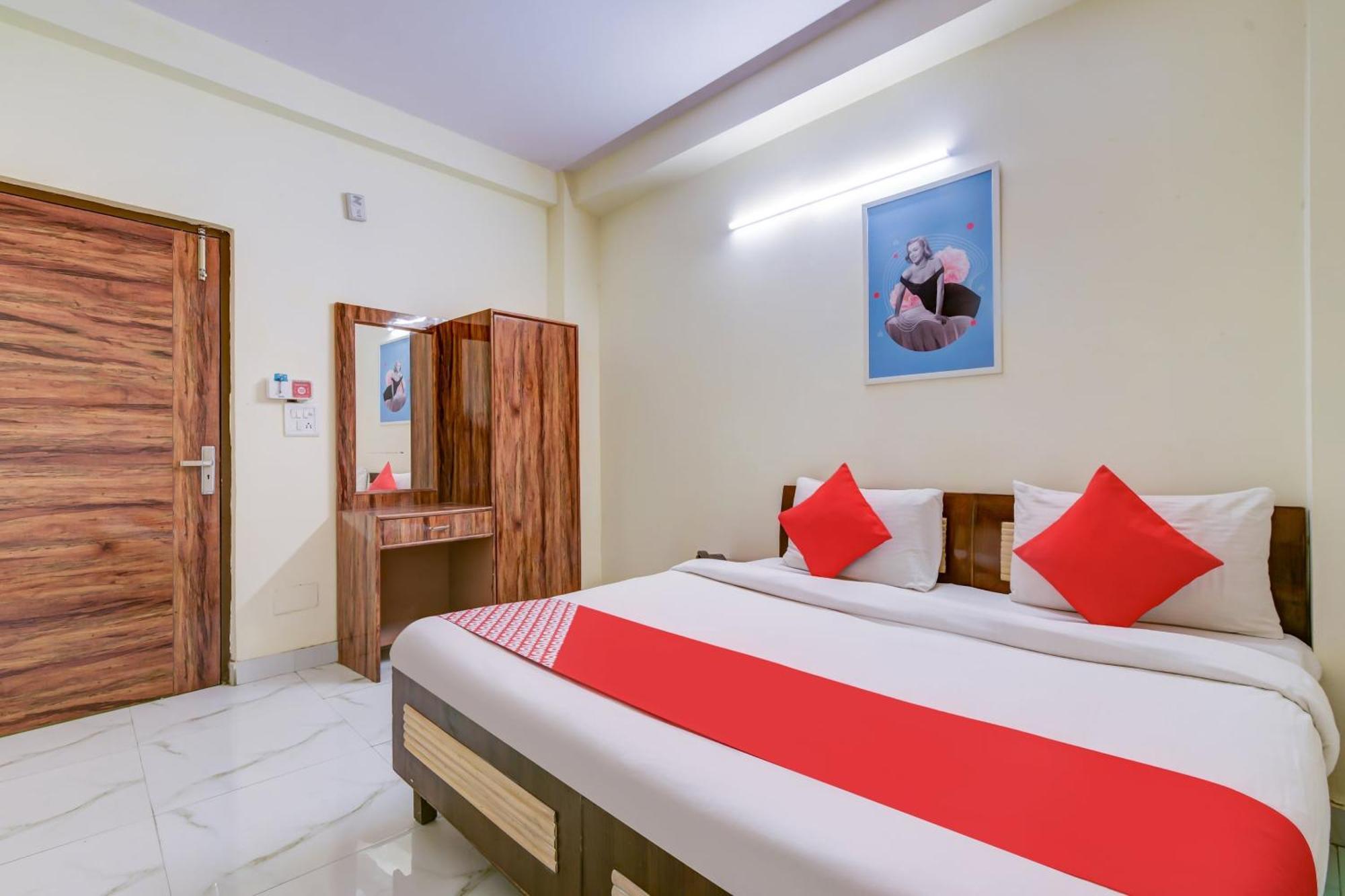 Hotel O 74192 Vishwakarma Palace Delhi  Bagian luar foto