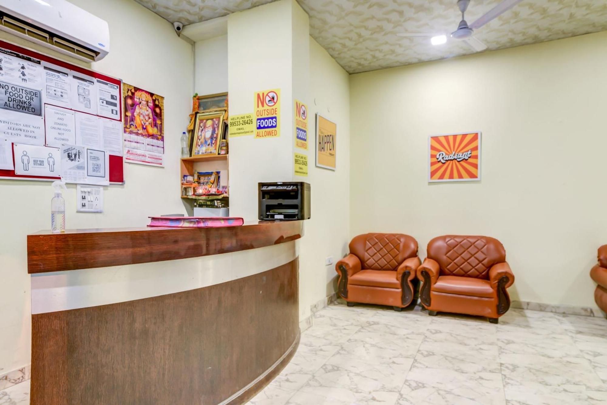 Hotel O 74192 Vishwakarma Palace Delhi  Bagian luar foto